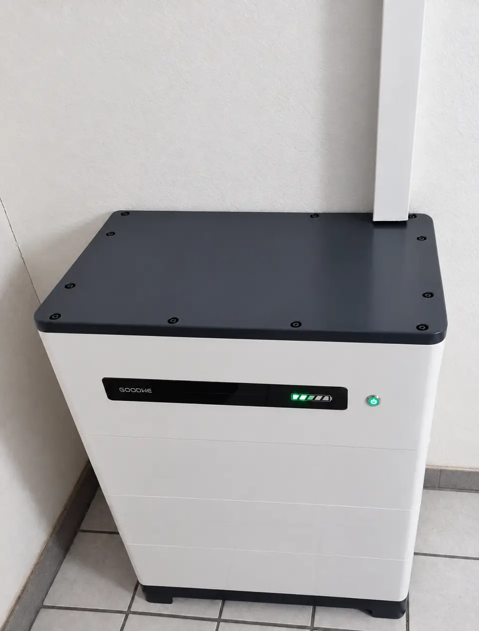 Stromspeicher mit Anzeige aus dem Projektbestand von E-PN