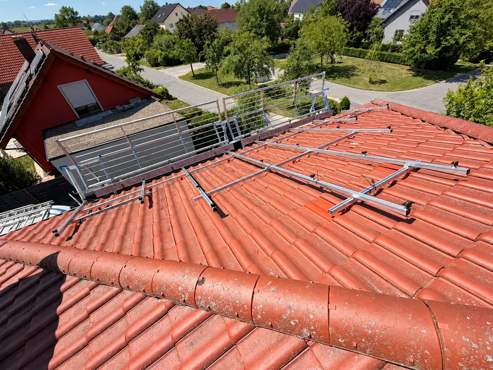 Unterkonstruktion Dachflächen bei einer Photovoltaikinstallation von E-PN