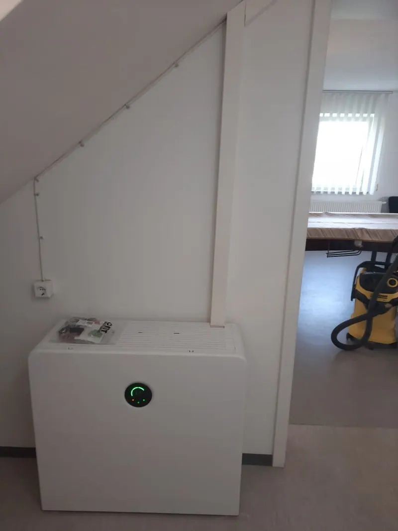 Installierter 8-kWh-Stromspeicher des Projekts in Töging bei Dietfurt